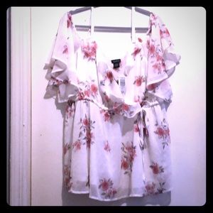 Torrid floral flutter sleeve blouse